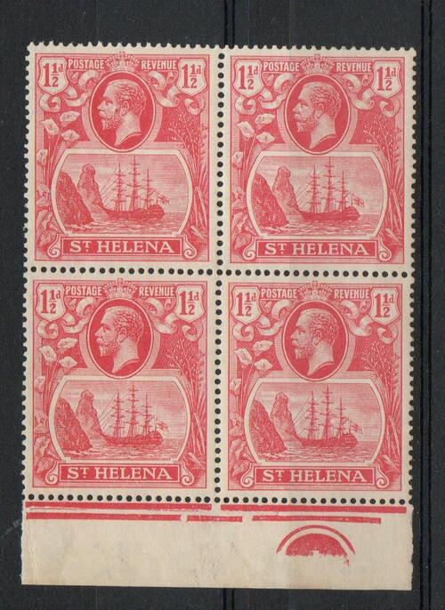ST HELENA SG 99 1 1/2d BROKEN ROCK  VARIETY [MNH] IN A BLOCK BLOCK [M/M]